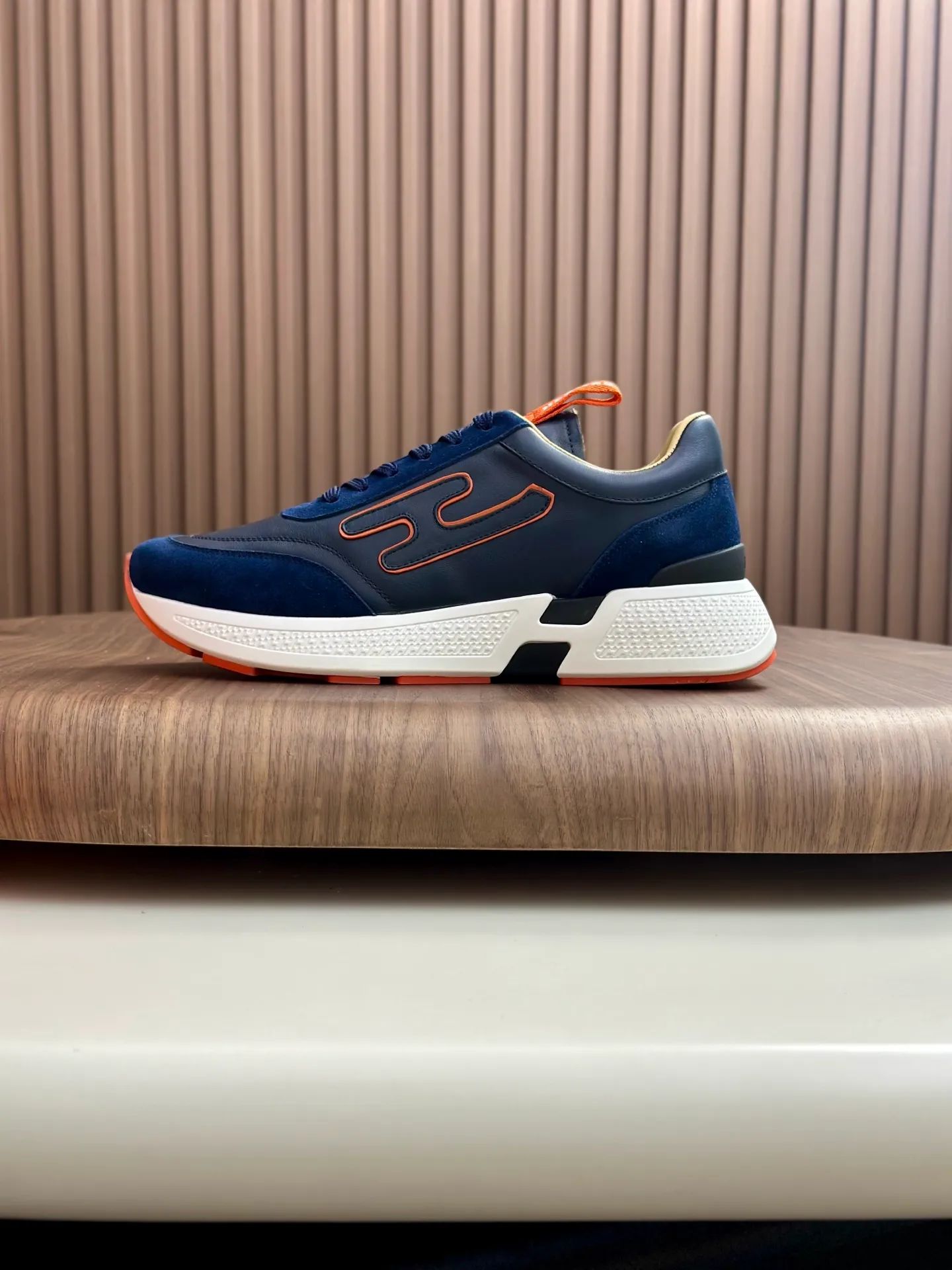 [HERMES] Hermès men's shoes 💰840💰 - High-end quality original order - Upper: 🔝 tumbled calfskin, brand canvas cloth, shoe body sewn with ´H´ pattern - Lining: water-dyed cowhide - Outsole: ultra-light T men's shoes 💰U foam rubber; two-color molded outsole - Ultra-high quality control, fine workmanship: highlighted (high-end, luxury, grade) -Size :39-44 (38, 45, can be customized)